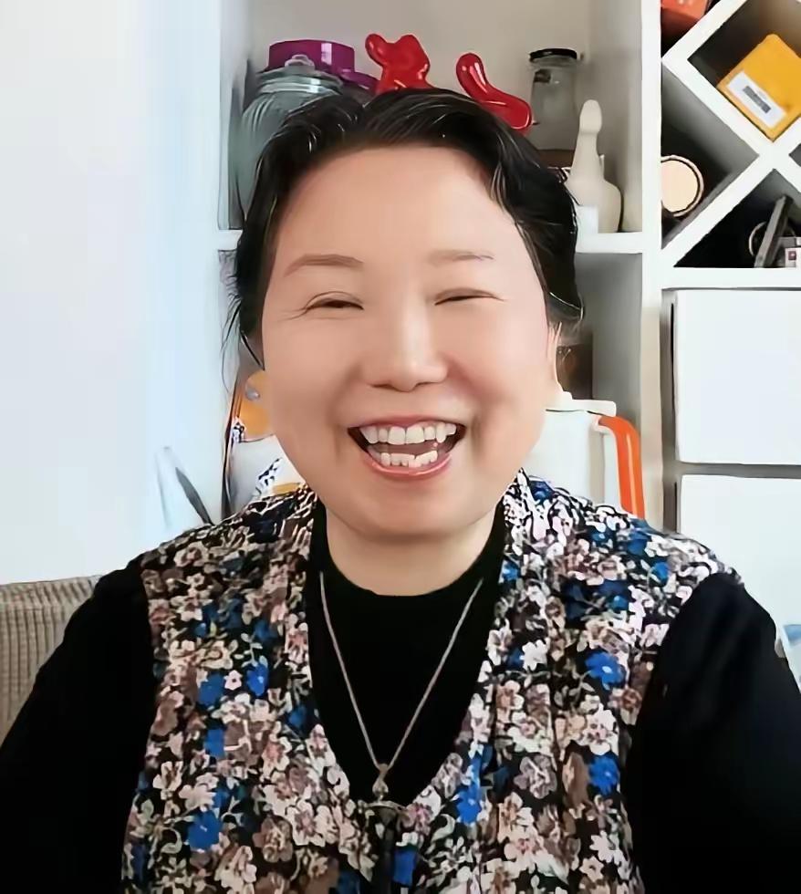 太凉薄了！
儿子忌日竟成直播狂欢日……
 
柴桑大姐料事真准，消失二十多天的老网