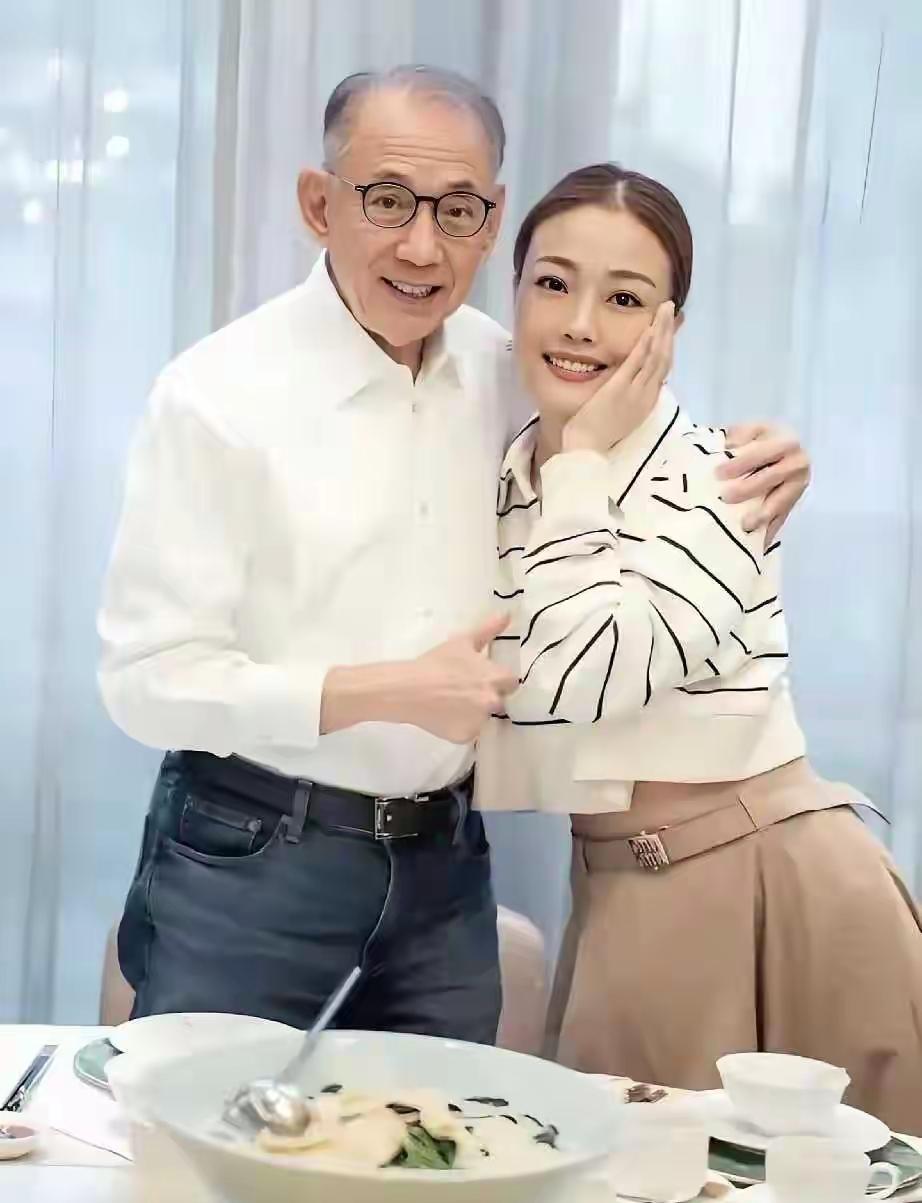 认了干爹，
一辈子由干爹护佑，
事业发展顺利，
人生平安，
这是很多女人最好的道
