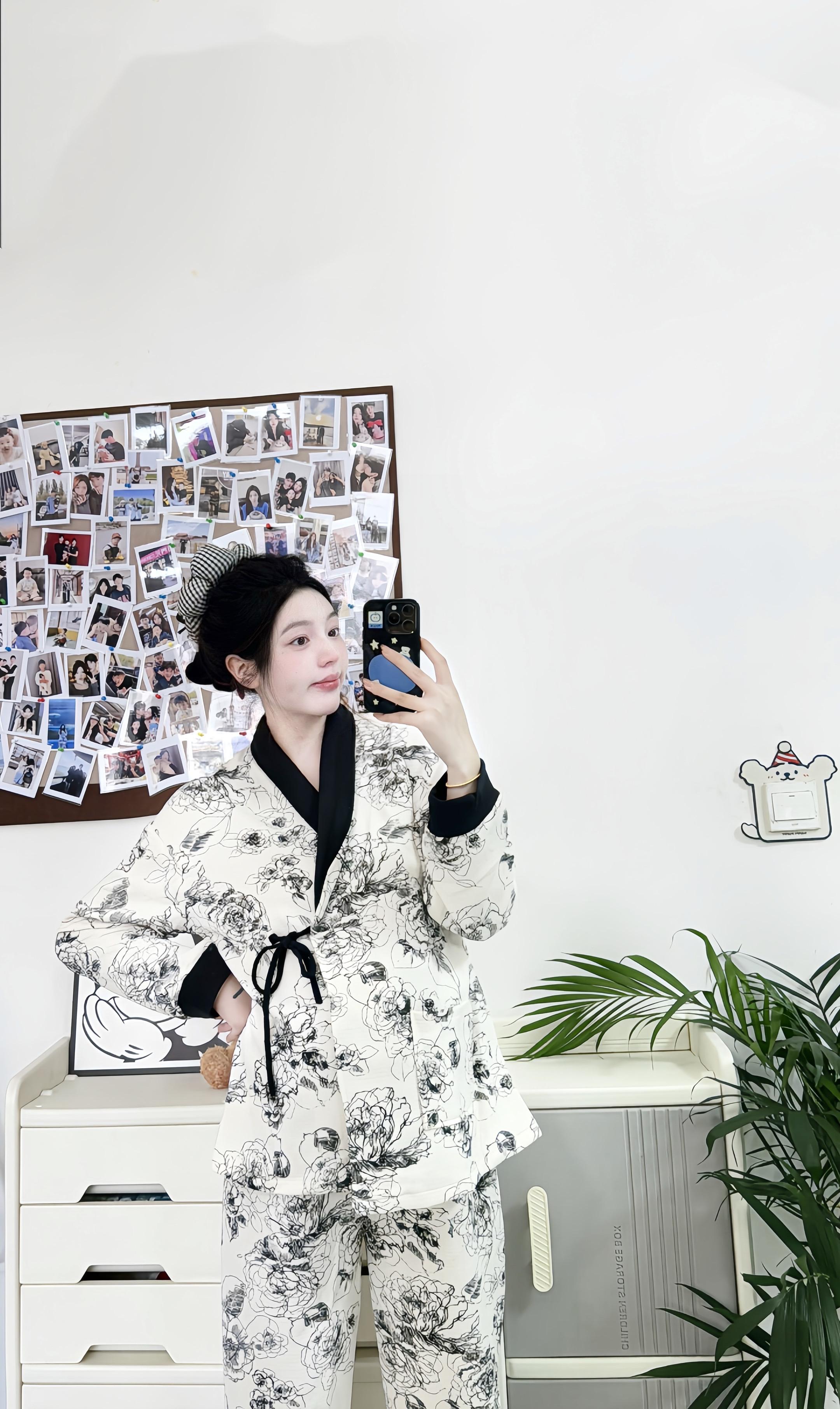 预产期10月份 姐妹们月子服得准备几套换洗呢