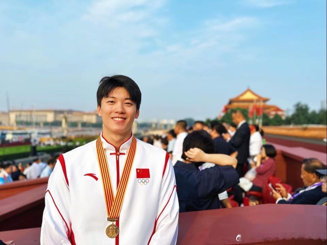 解锁2025终章，奔赴2026新程。2026步步从容，事事顺心。汪顺的2026汪