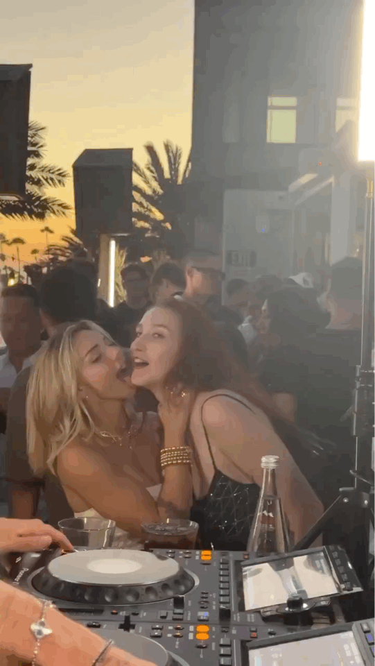 只要你不尴尬 尴尬就是别人世界杯