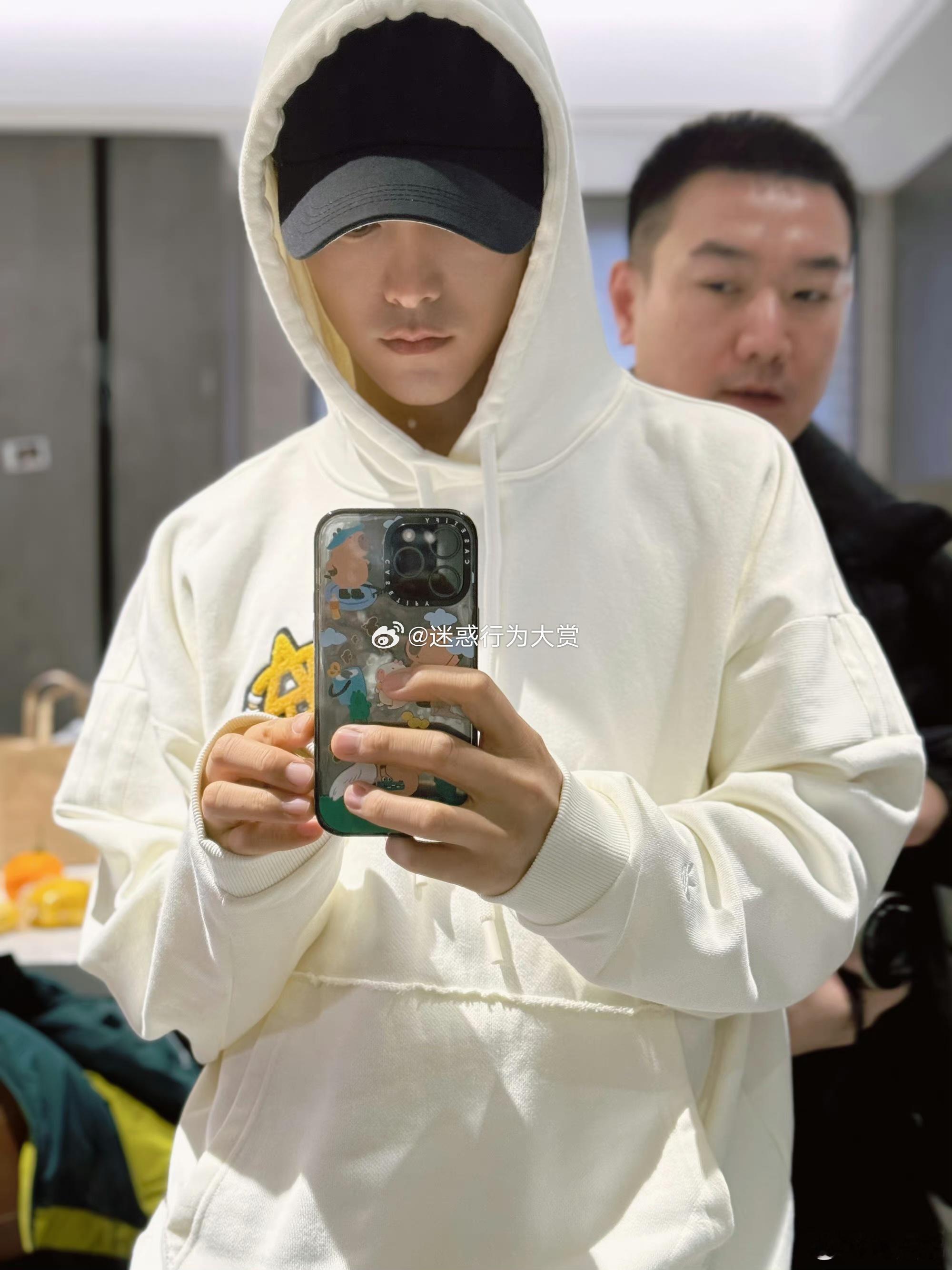 #马天宇为女教师殴打学生事件发声#马天宇正义感真的从不缺席 遇到这种事他总是冲在
