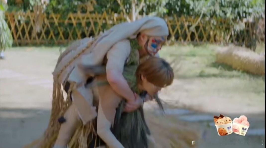 压垮鹿晗的最后一个陈赫哈哈哈哈哈 陈赫到底有多重？邓超鹿晗两个人抬都吃力。结果他