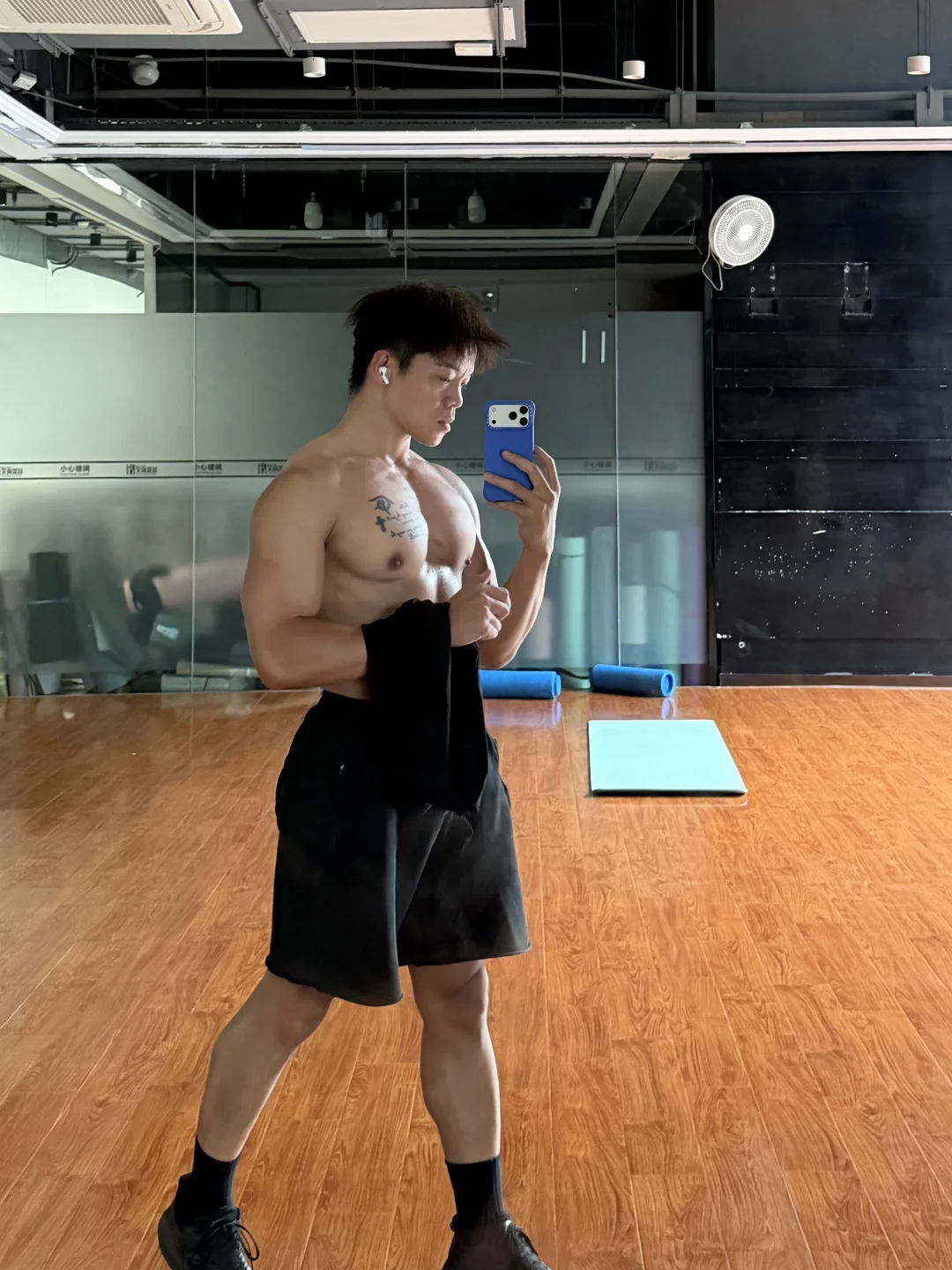 练胸肌、练完看看
