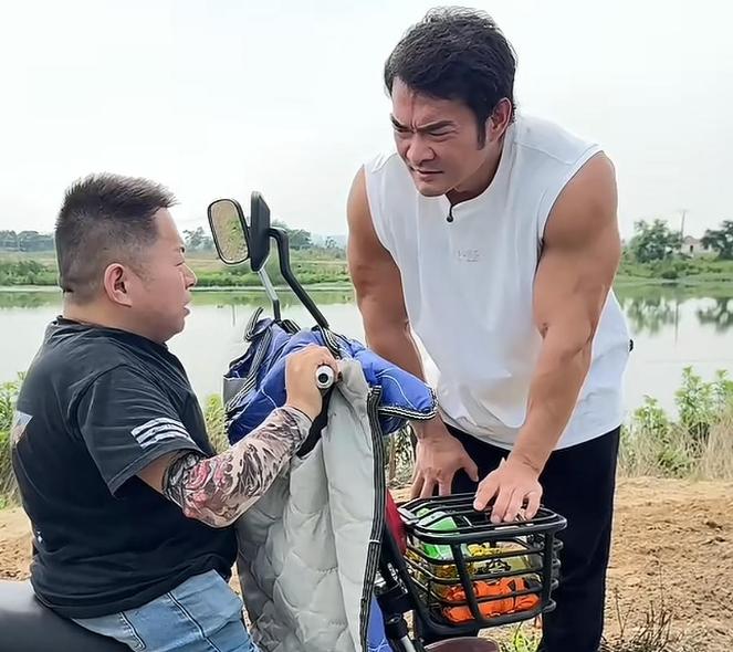 网红李维刚再次被坑惨！1.2万包鱼塘却只有194斤，塘主毫无愧疚心
 
关于李维