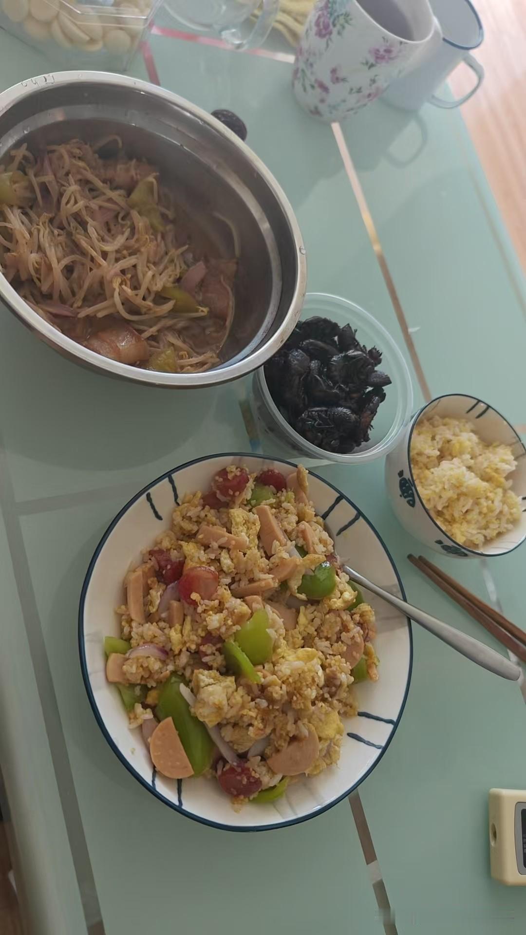 今天又是个做饭失败的一天。
千里老远从老家山东带来的知了猴子今天给女儿炸了，没想