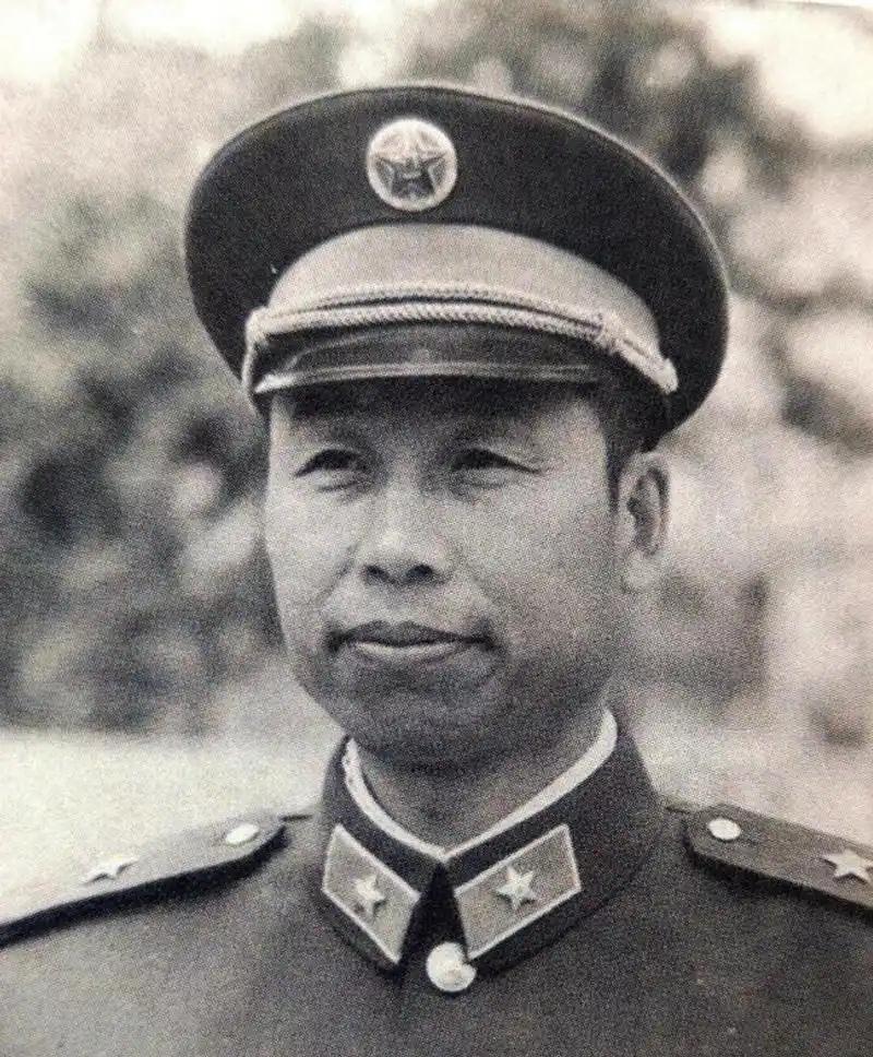他是老山战场上唯一没熬出将军的师长，只因对着首长喊出“首长，战士流的是血，不是自