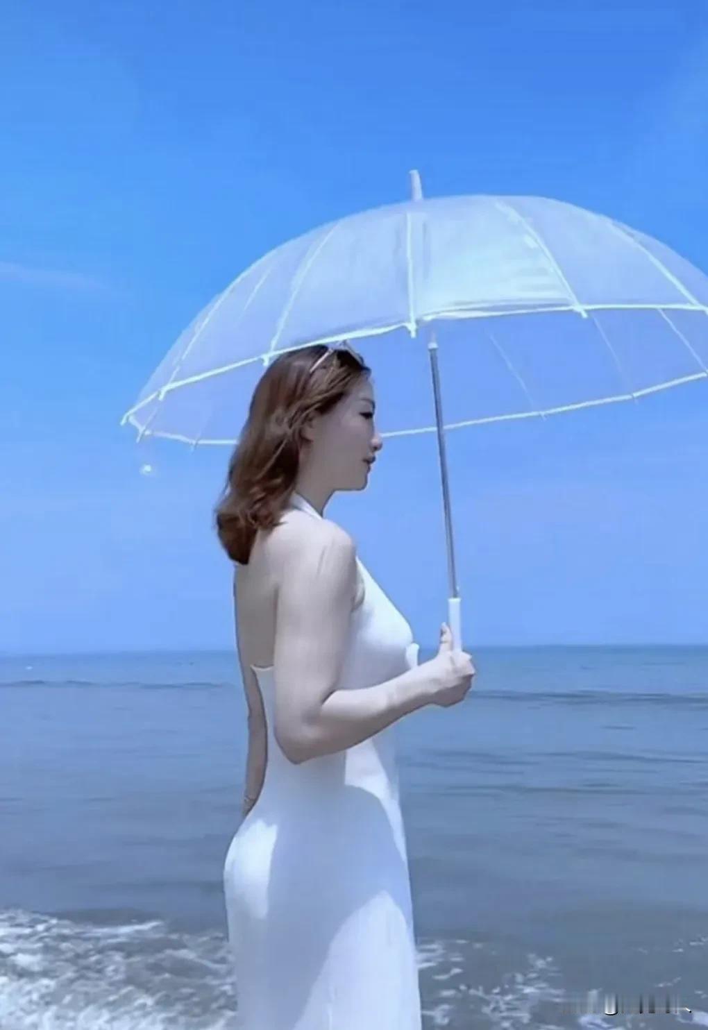唱一曲苍凉的悲歌，无须有人陪着落泪。
                     