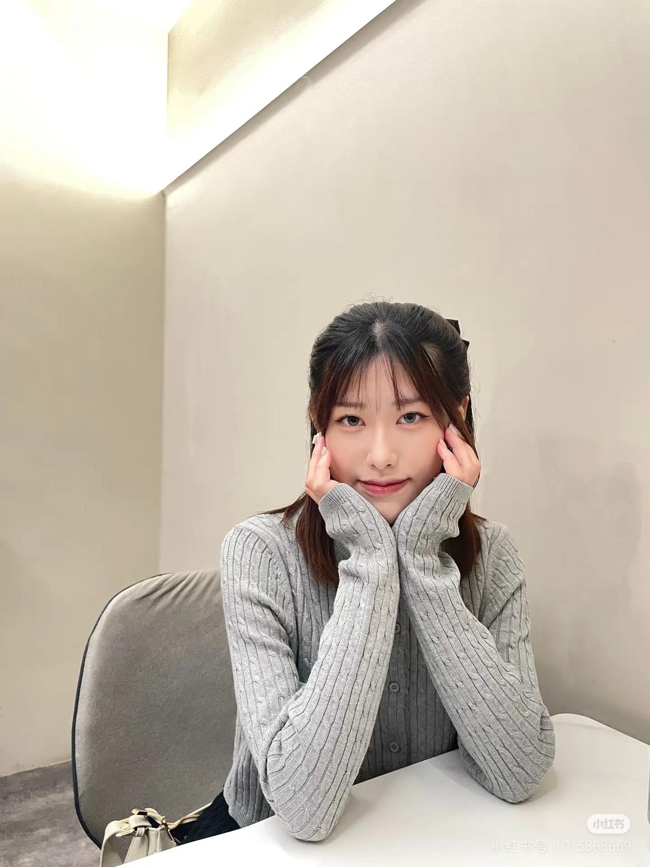 话说台湾近几年就推出了许多颜值和气质都相当不错的新晋博主，而ZZ就是其中之一。凭