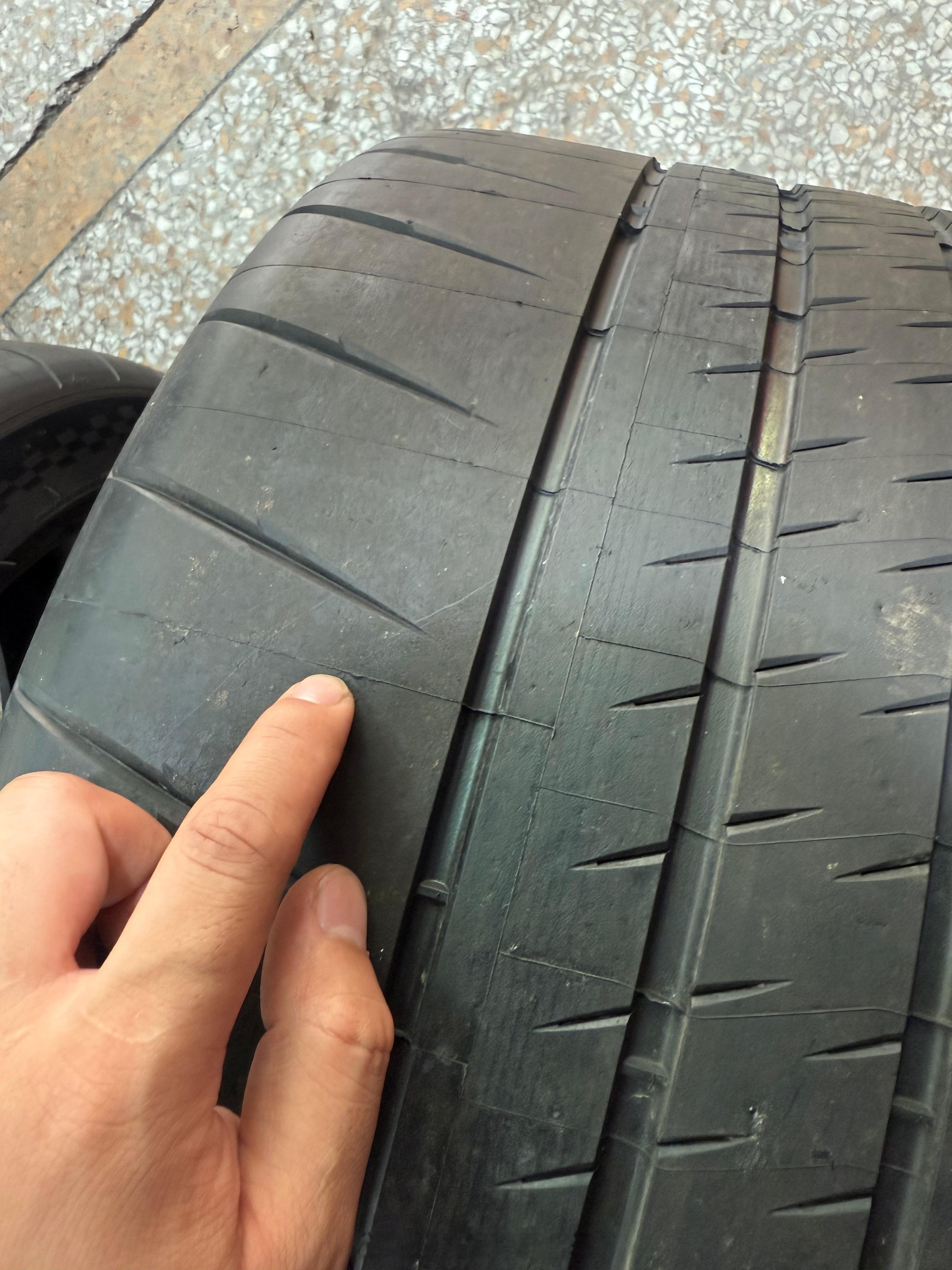 全新四条米其林cup2r ，数据 285 35 R19 ，新的一条4000，现在