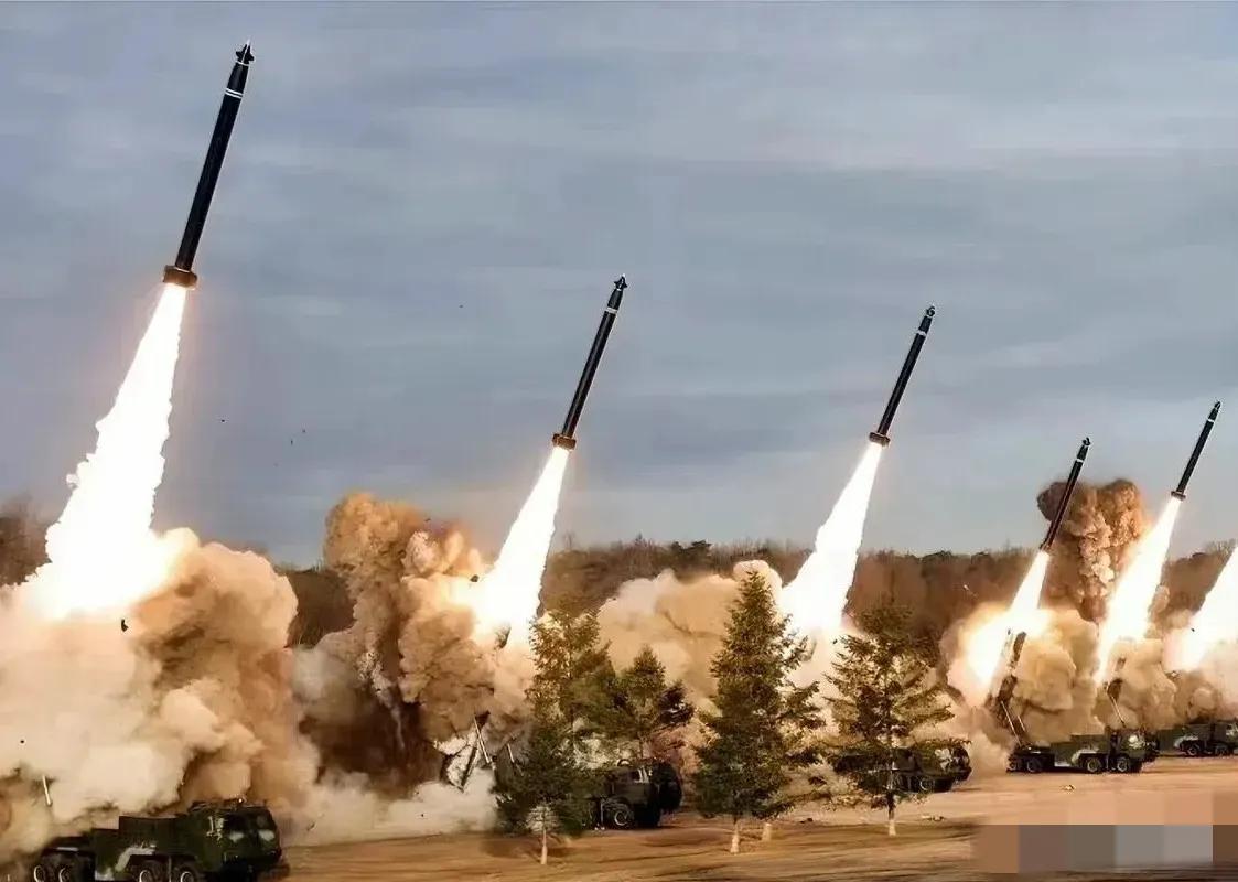 19日凌晨，数枚导弹密集射向日本海，高市早苗这下尝到后果了！
据韩联社报道，韩国