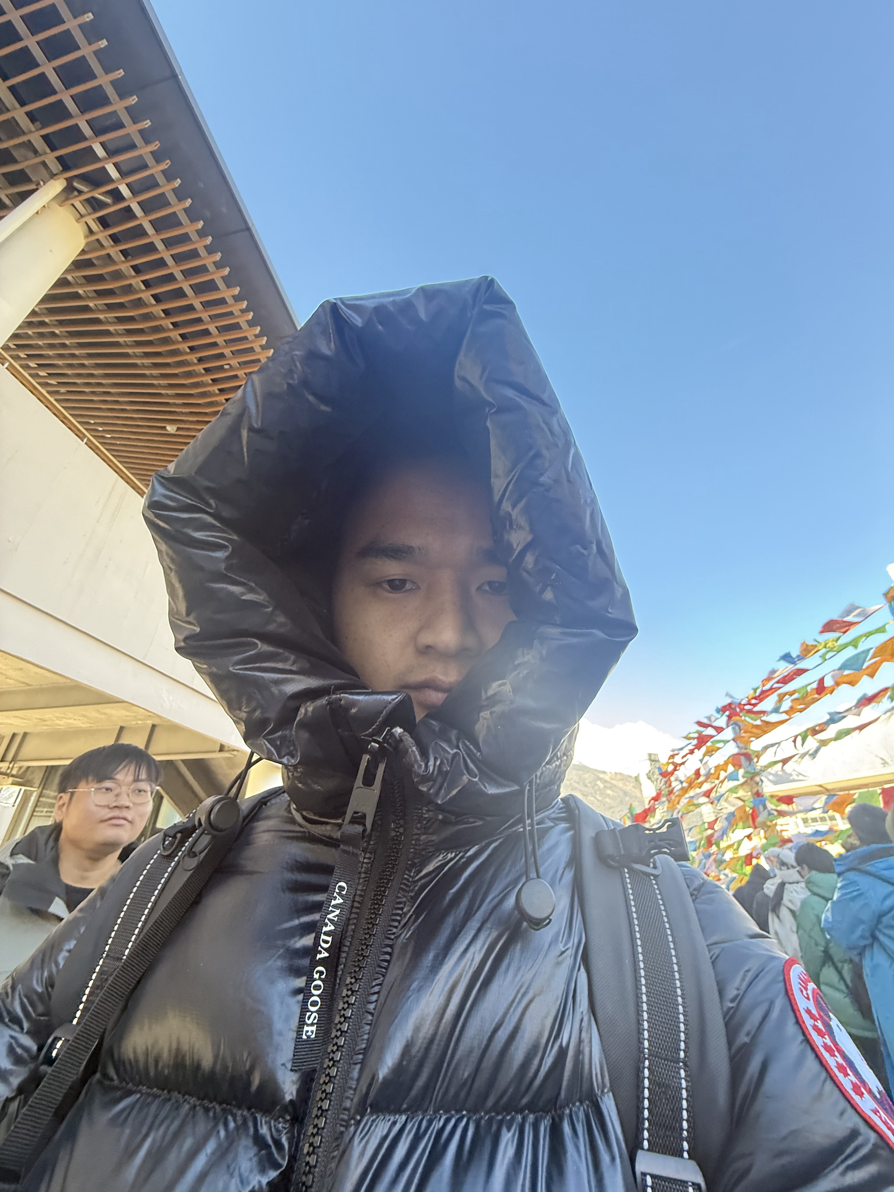有颜粉想看我的今日穿搭，喏，给你。[爱你]  