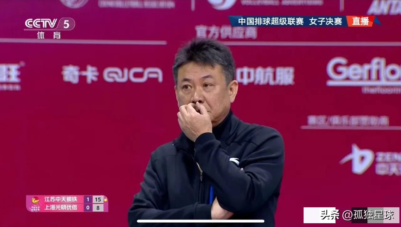 蔡斌这下真的“慌”了！
上海女排完全被打懵了！

首回合，三局比分分别是 25比