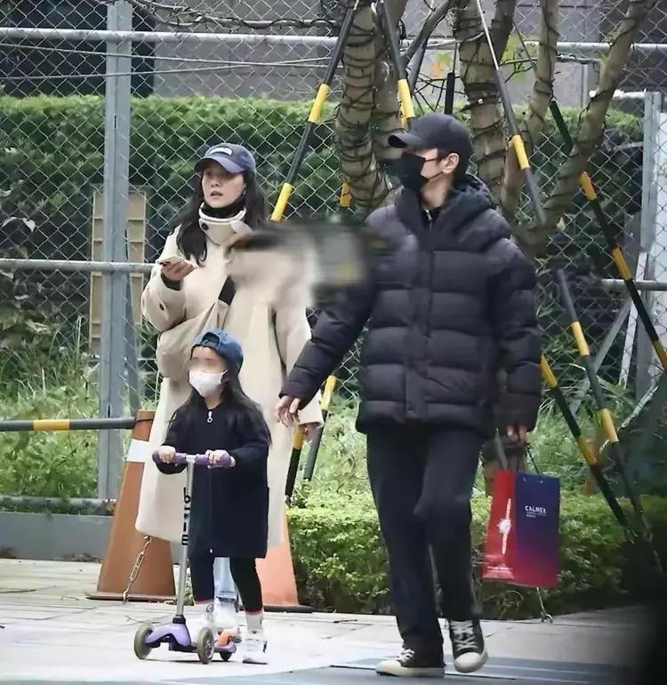 赵又廷的颜值执念，

根本不是较真，全是宠妻宠女的温柔！

说实话，每次看到赵又