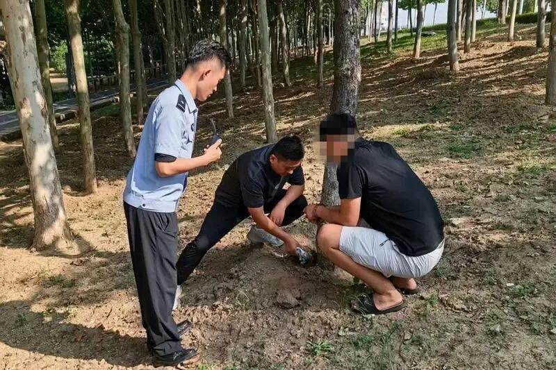 人性经不起考验！山东济宁，男子约4名同事来家里喝酒，男子喊四位同事在家聚餐喝酒，