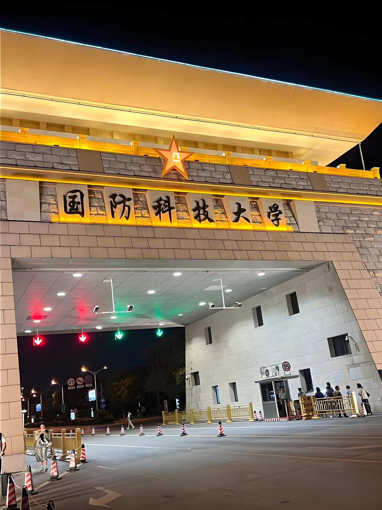 大多数差生家长，都非常擅长自欺欺人，所以他们的孩子也活成了他们特别讨厌的模样。他