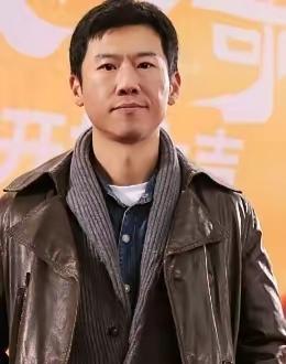 演员王骁说：“我老婆是圈外人，我回国初期事业没起色、收入不稳那阵，她没闹，一直陪