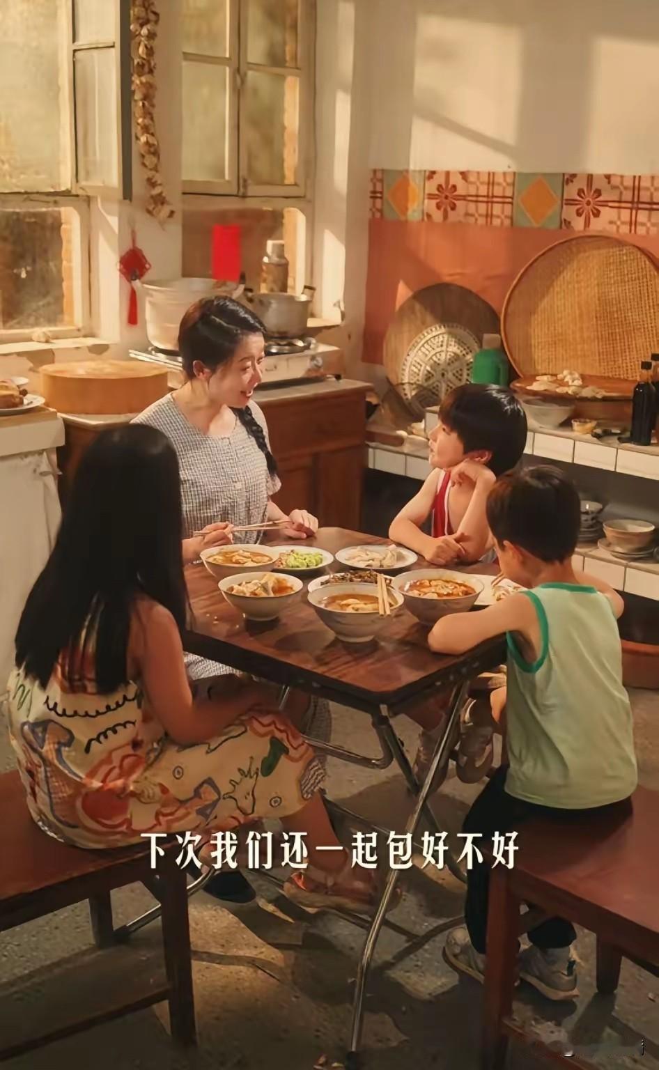 这团队"傻"得让人想哭！
花半年时间拍3分钟宣传片，
谁家直播团队能这么干？与辉