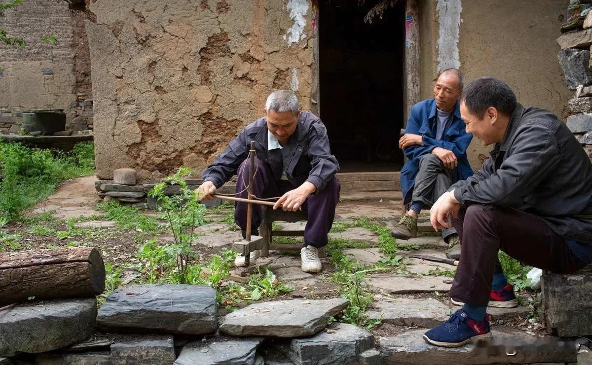 老一辈人常吃咸菜却少生病，医生揭秘背后原因

在快节奏的现代生活中，我们常常听到