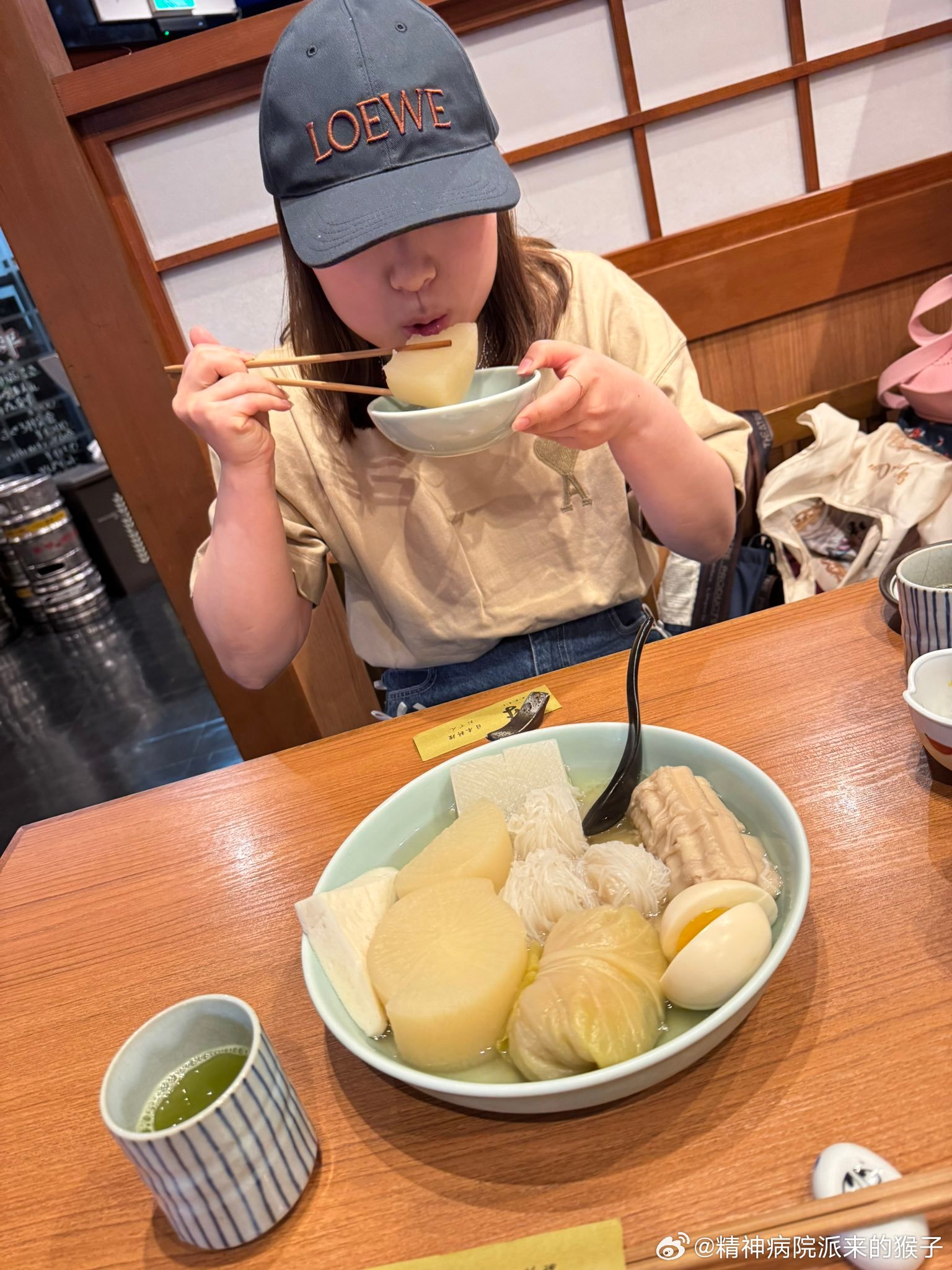 伊藤美诚和妈妈假日一起品尝关东煮🍢和甜品🍦 