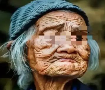 2009年，北京通州82岁老人，被5个儿子遗弃家中饿死，半个月后才被孙子发现，法