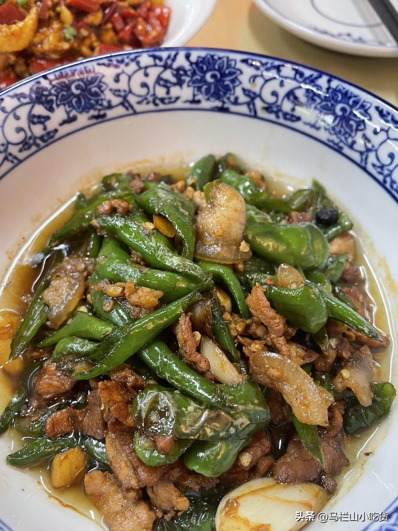 吃饭美味可口，当然是喜欢炒菜！你喜欢吃炒菜还是炖菜我认为炒菜。
@豆包 帮我点评