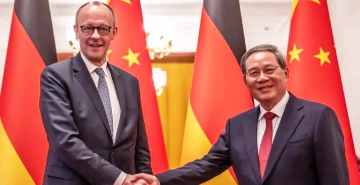 现场签约，中德稳了
可以说，这一次德国总理默茨访华取得了圆满成功，因为在2月25