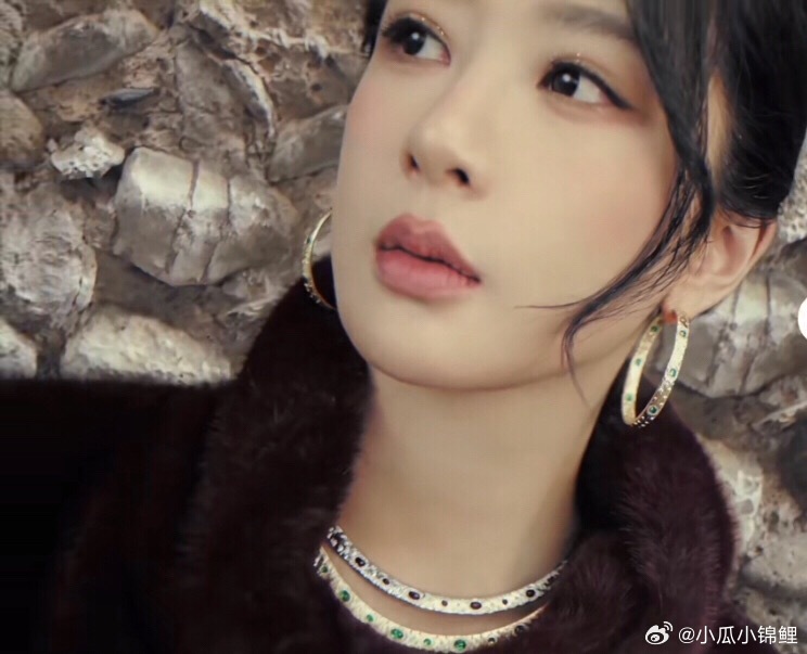 杨紫这眼神全是故事 ​​​