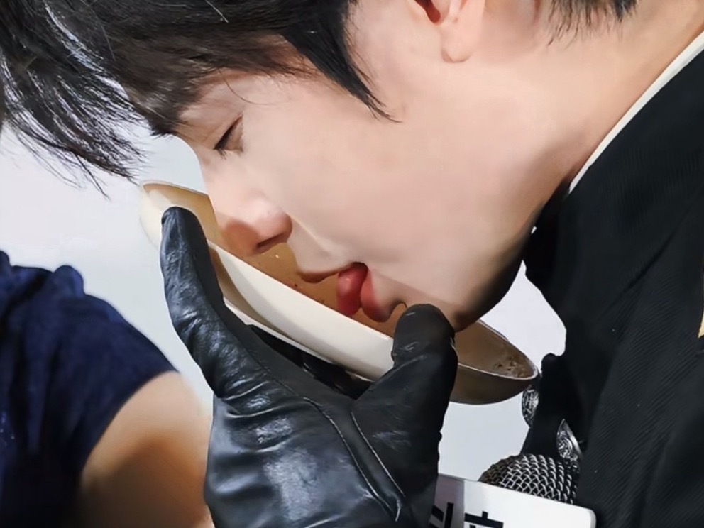 好涩…… 