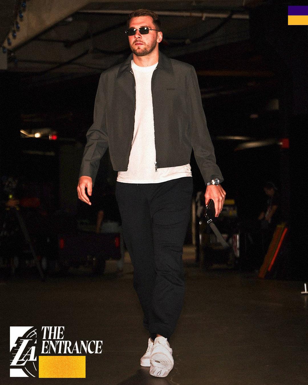 你们五个当中有五个很帅湖人vs独行侠 2025NBA杯 湖人国度