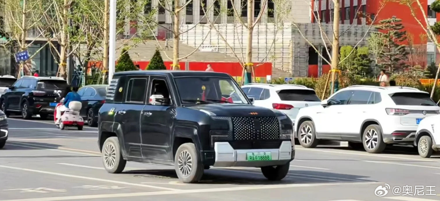 这是啥车，怎么那么眼熟呢？但是又觉得有点不对劲儿[笑cry] ​​​