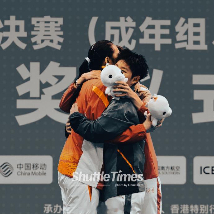 羽毛球决赛日，哈特暖暖