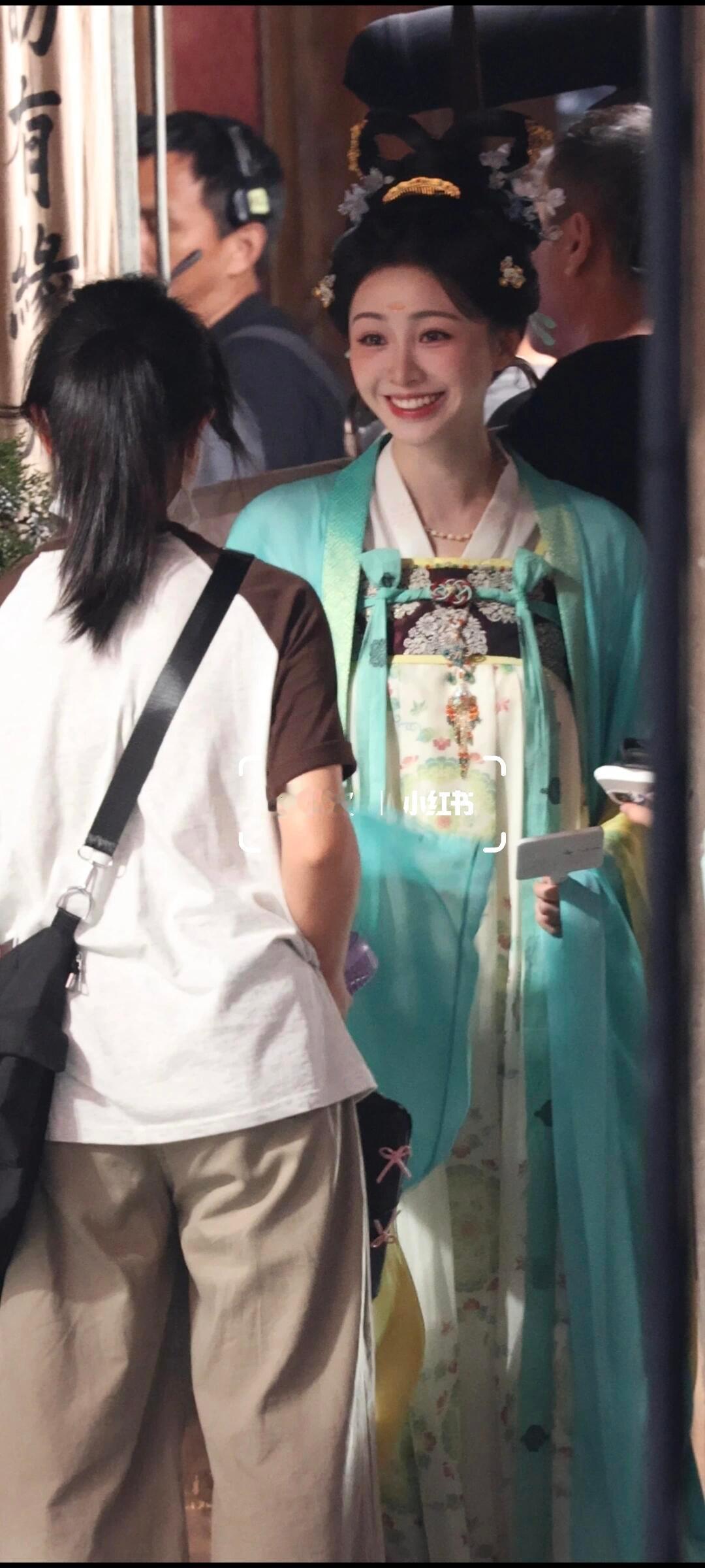 我的互联网秘书呢？这是谁好漂亮，十分钟我要她信息 