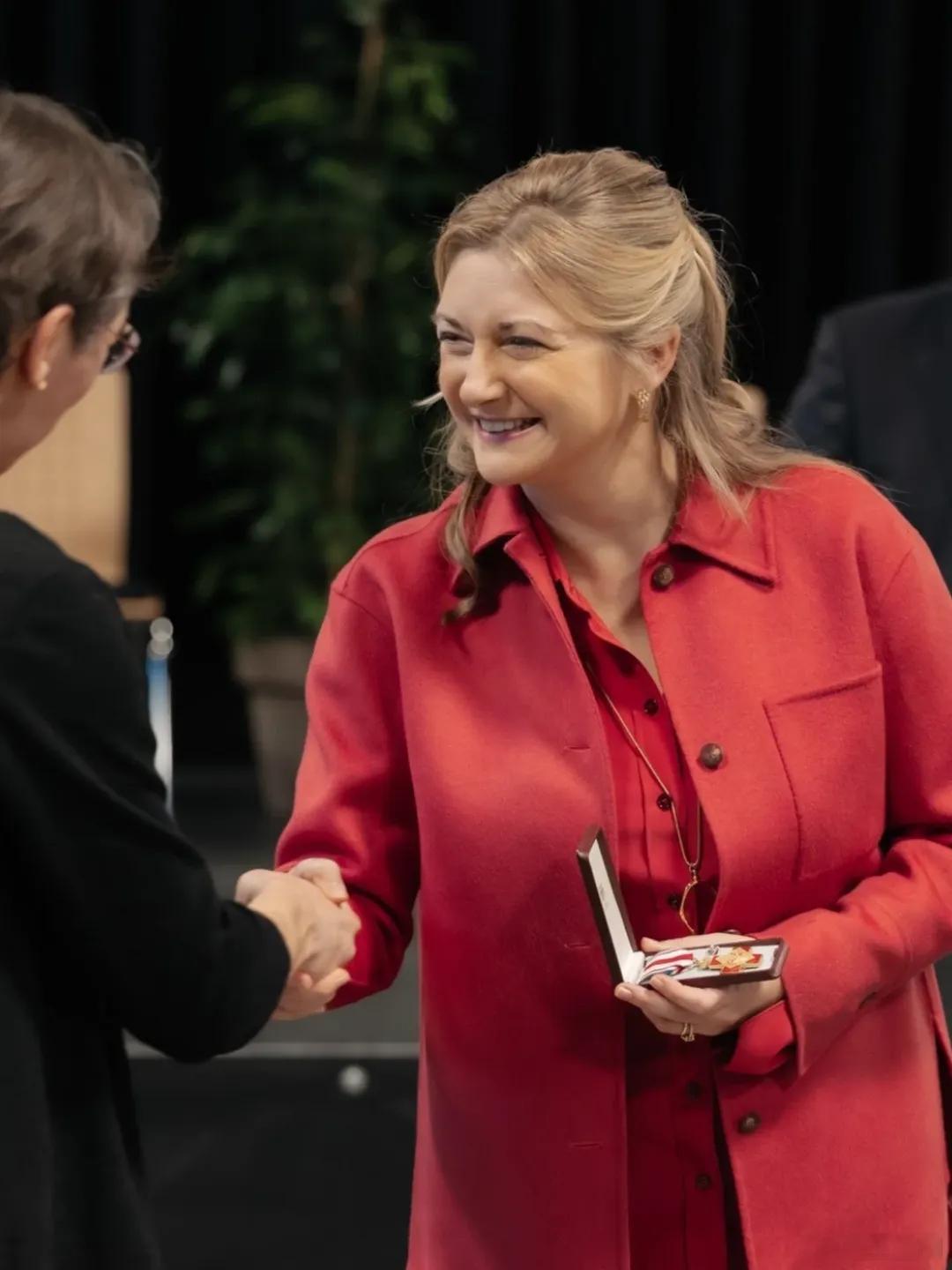 卢森堡王室 🇱🇺1月31日，大公夫人斯蒂芬妮在迪基希区的阿尔西莱文化中心以卢