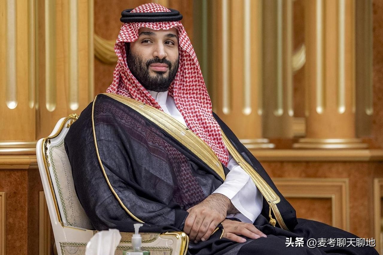 沙特媒体人马吉德在社交媒体上称，特朗普昨天在演讲中赞扬了萨勒曼王子，但他提到的一