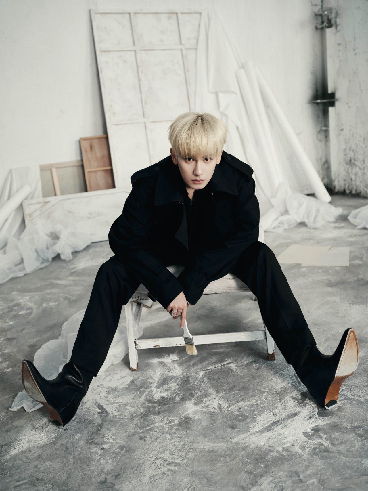 胡先煦金发刚用刷子刷的胡先煦的刷子是头发做的 难怪金发看起来这么顺滑，原来刷子和