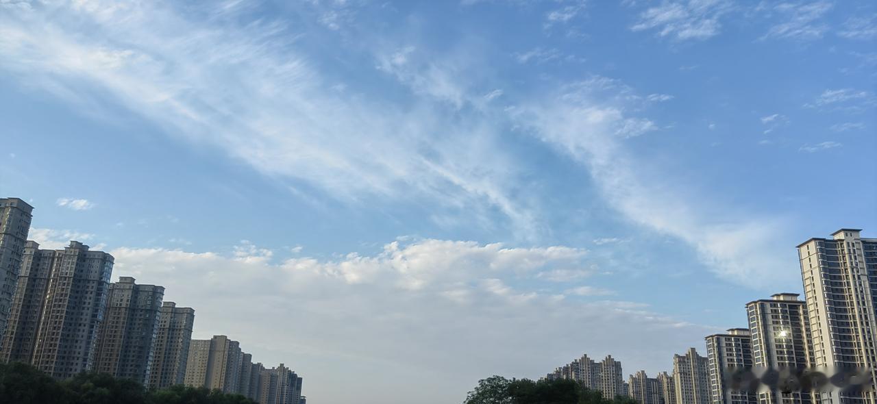 我家目前的状况是这样的。
女儿大三在读，现在正紧张地备战考研。做饭洗碗一应家务与