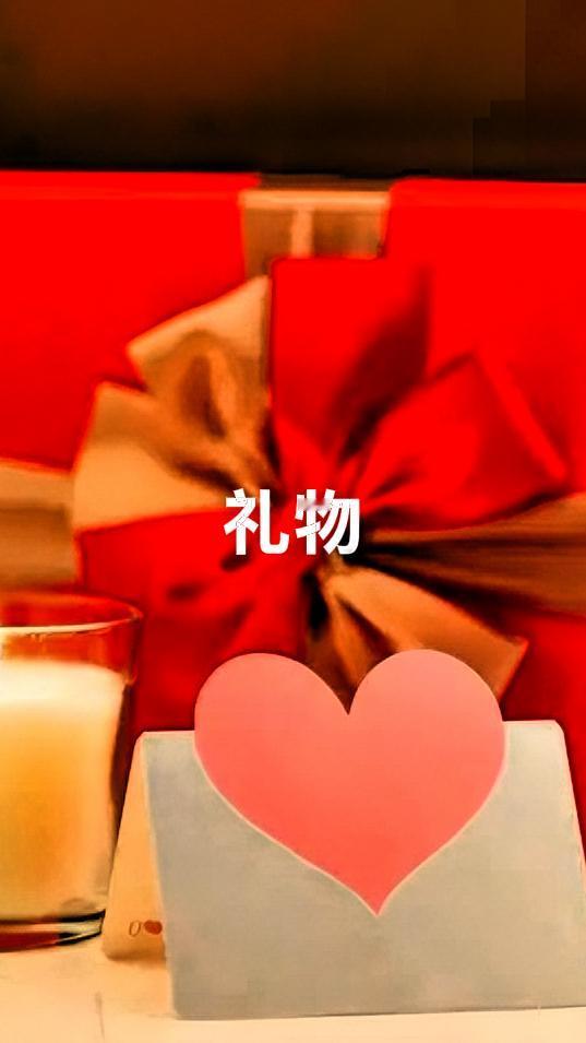 分手之后索要礼物，我认为实在不妥。从法律层面来看，日常的小礼品、小额红包以及具有