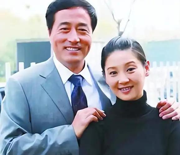 1987年，杨立新把徐帆接到北京，“养”了她3年，自己连一颗青菜都舍不得买，却给