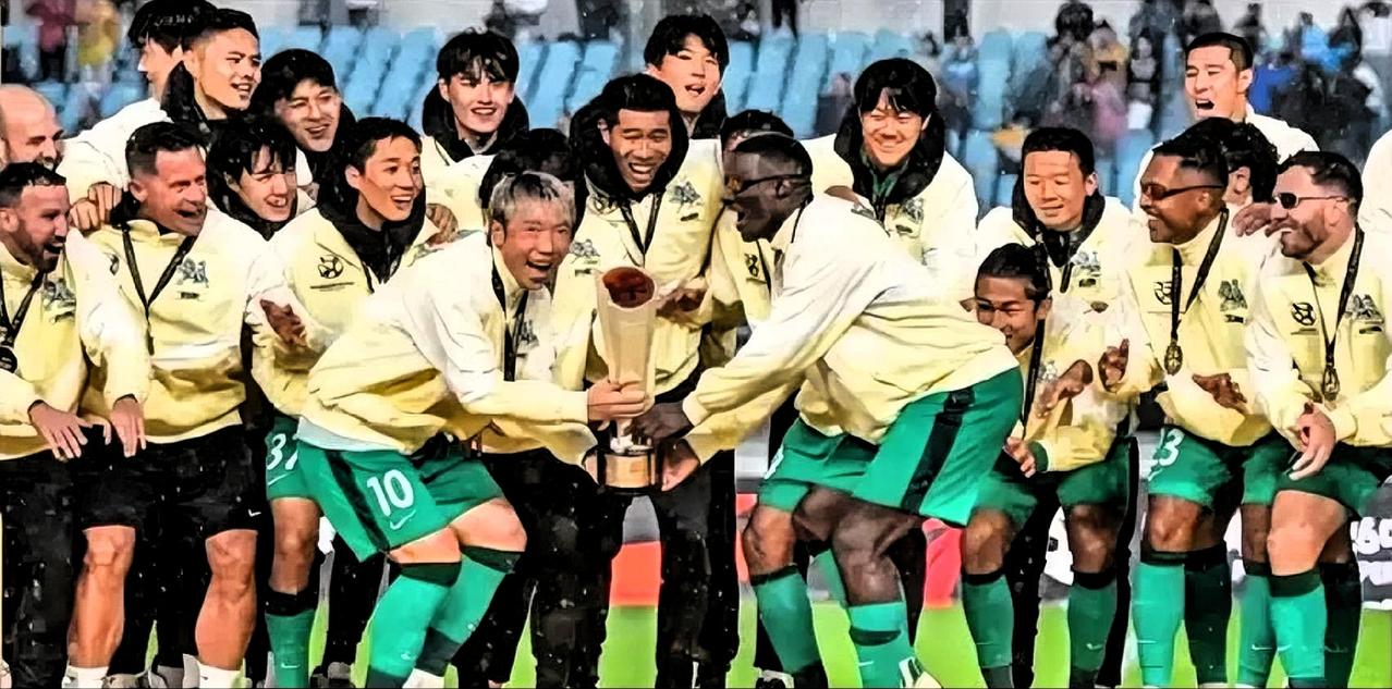 国安 2-0 海港｜超级杯 3 条关键战术复盘
 
1. 高压逼抢锁死海港，全场