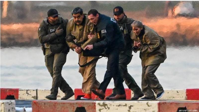 【美军行动中使用 Claude 】
据 Axios 报道，美国国防部在中抓捕委内