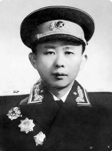 他是开国中将，61岁任辽宁省委第一书记，省革委会主任、沈阳军区政委。主政期间，稳