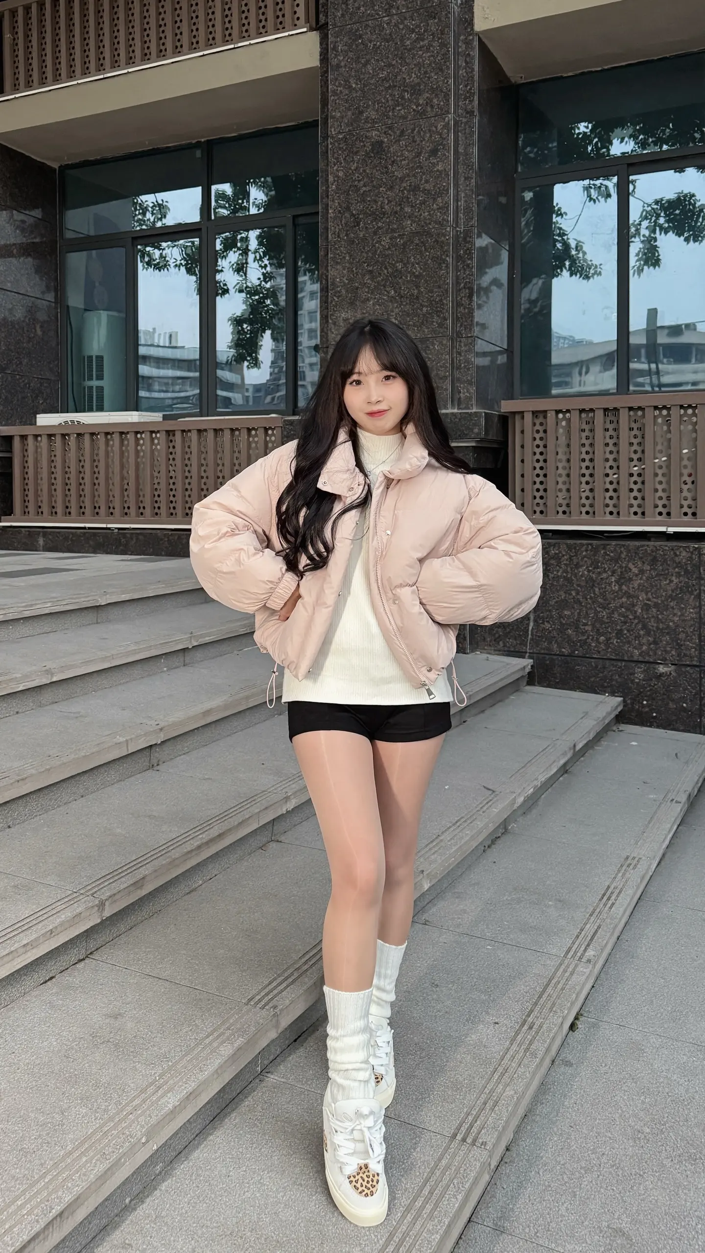 对不起，没有长到你的审美点上，因为我是回避人型长相