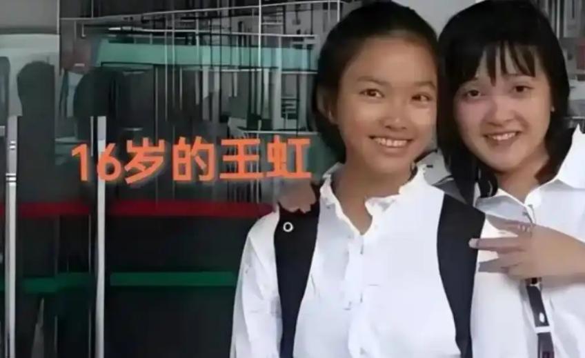 很多父母看到孩子考上名校，第一反应都是激动、庆祝。
但有些真正见过世面的父母，反