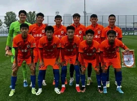 这恐怕又是借山东泰山队炒作。博主“英超探路者”透露，山东泰山有意引进来自荷兰乙级