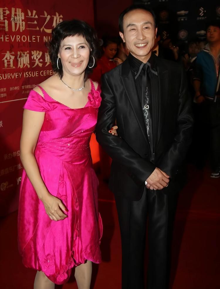 巩汉林夫妇