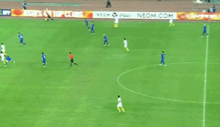 非越南人在越南球队踢出来中国足球功夫！[捂脸]可惜的是国足在对阵越南队时却没有展