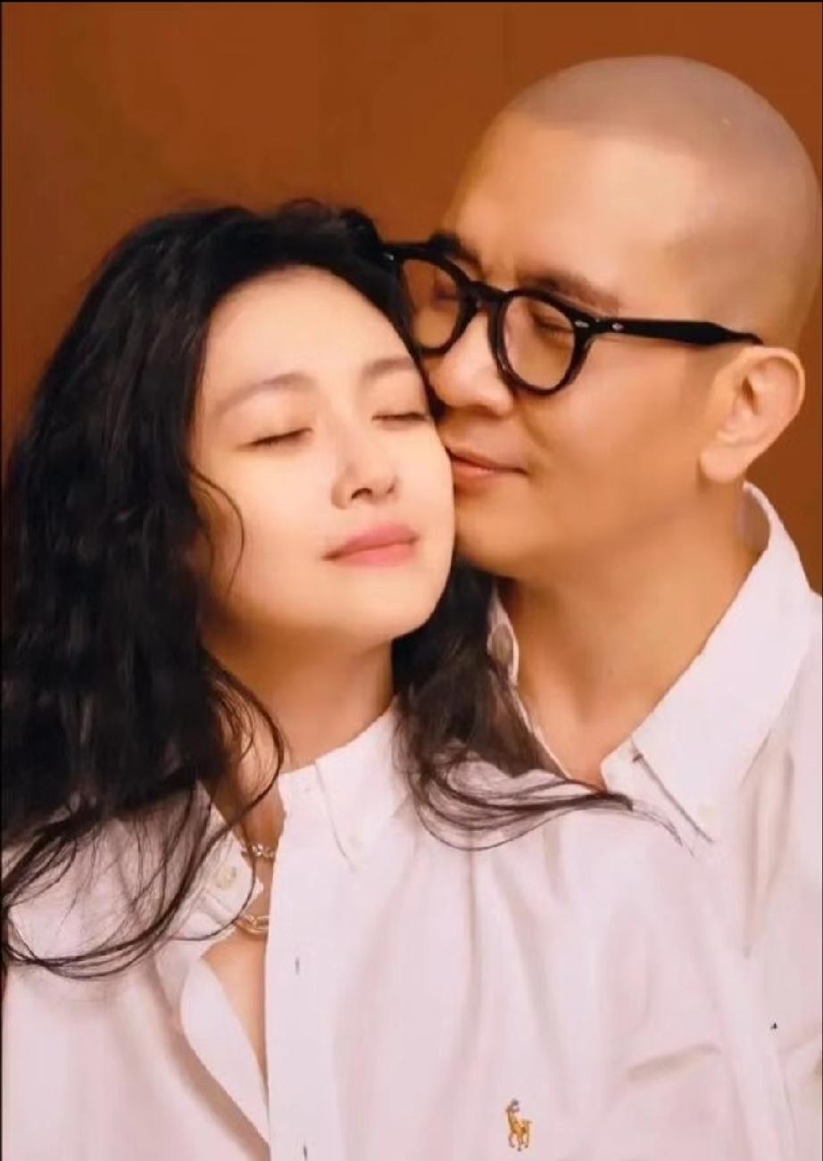 这么爱，当年为啥默默跑回去，然后留着所有的事情让女方一人面对？在娱乐百分百里小s