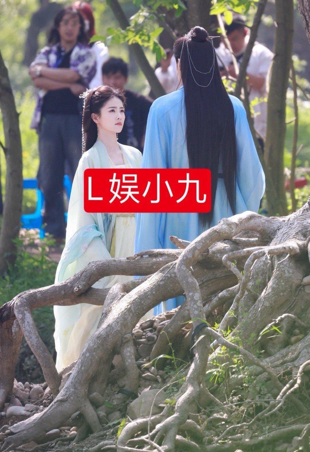 #白鹿曾舜晞临江仙新造型路透#白鹿曾舜晞《临江仙》新造型路透来了～两个人好养眼呀
