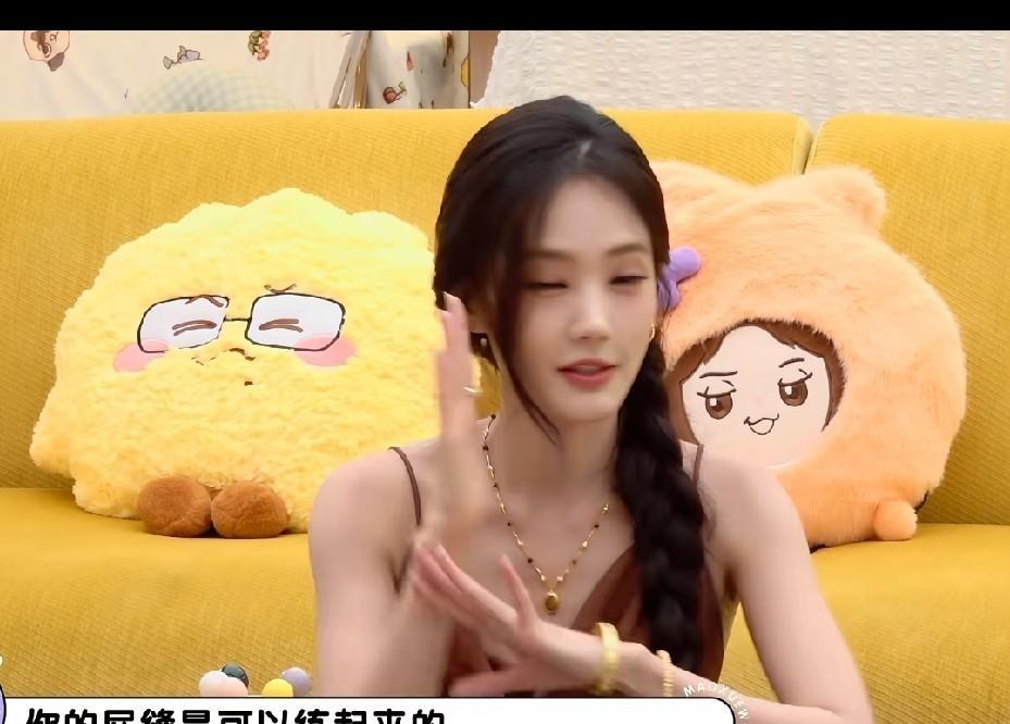 今年6月刚杀青，外界以为李一桐会先歇一阵。她没有。去年她一整年没停过拍戏，杀青后